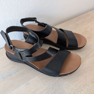 BareTraps Black Strappy Sandals